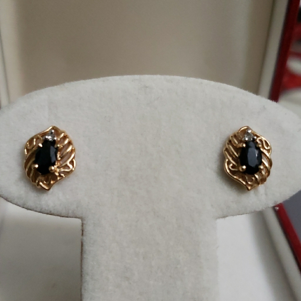 14k & sapphire stud earrings